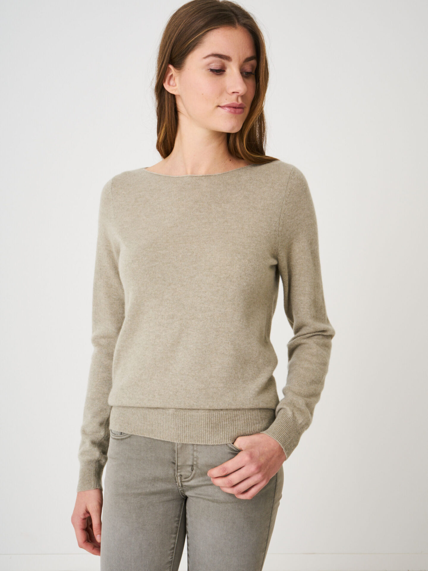 Basic organisch cashmere boothals trui