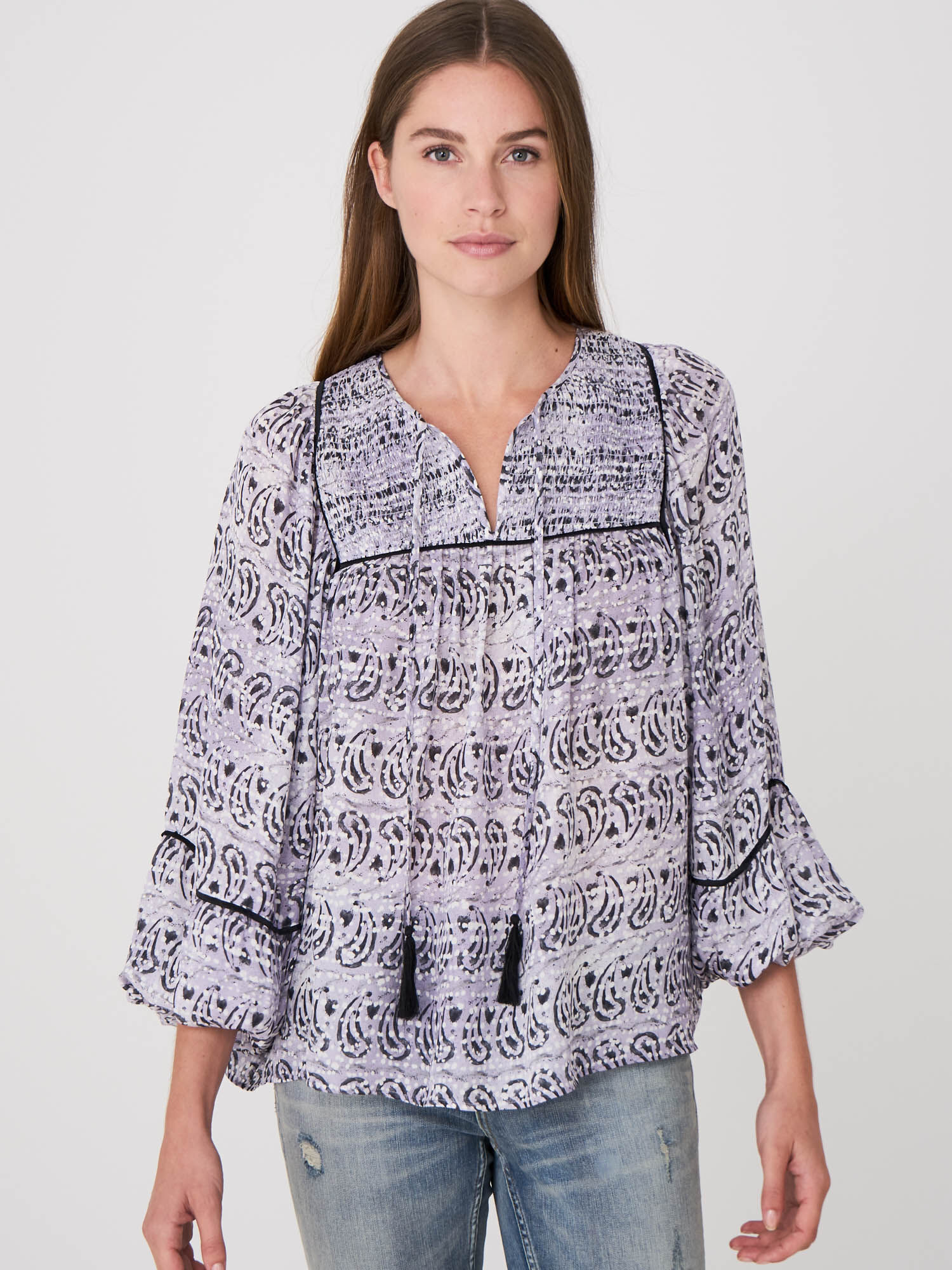 Blouse met batik paisley print en lange pofmouwen