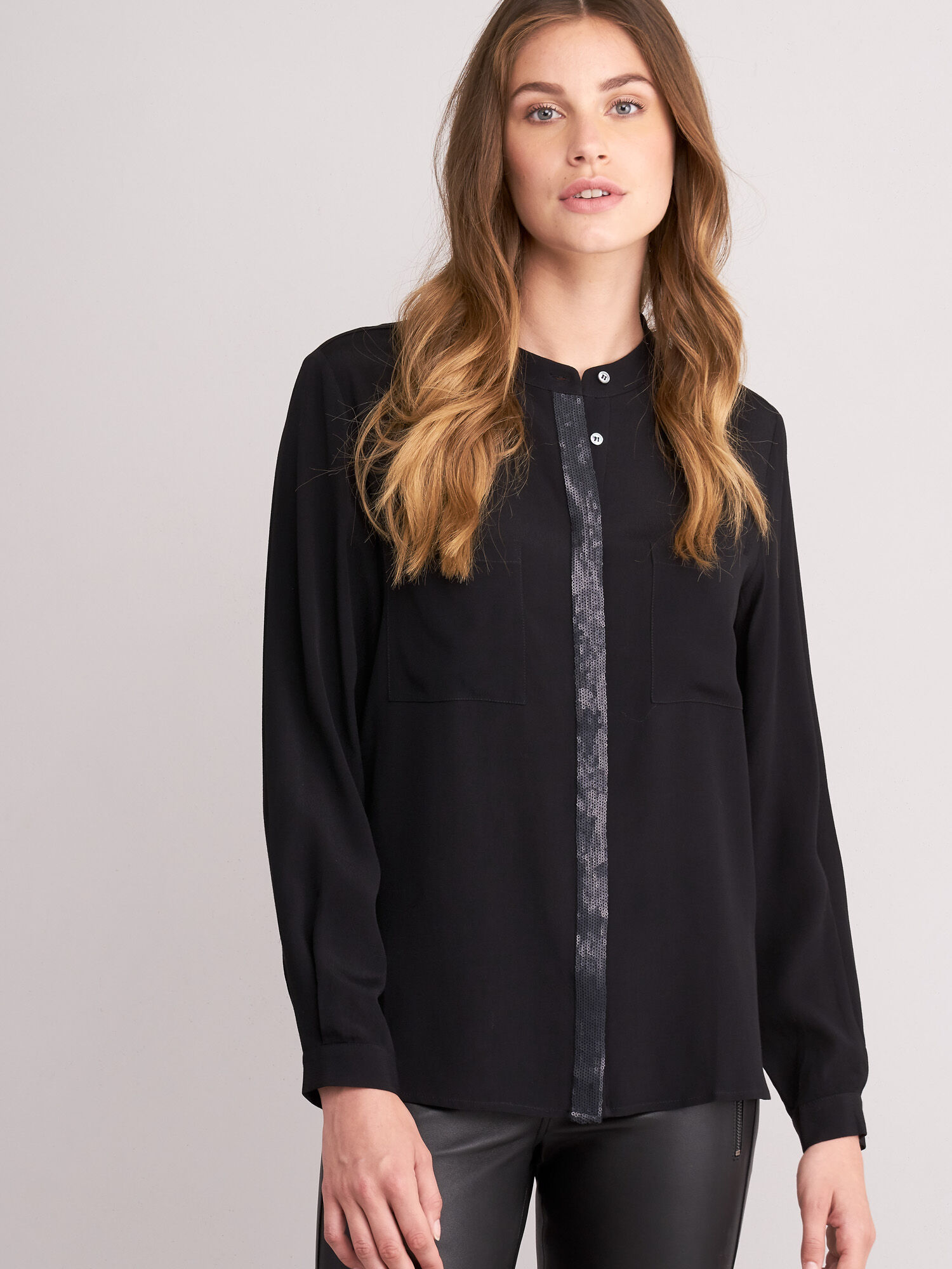 Blouse met borstzaken en pailletten