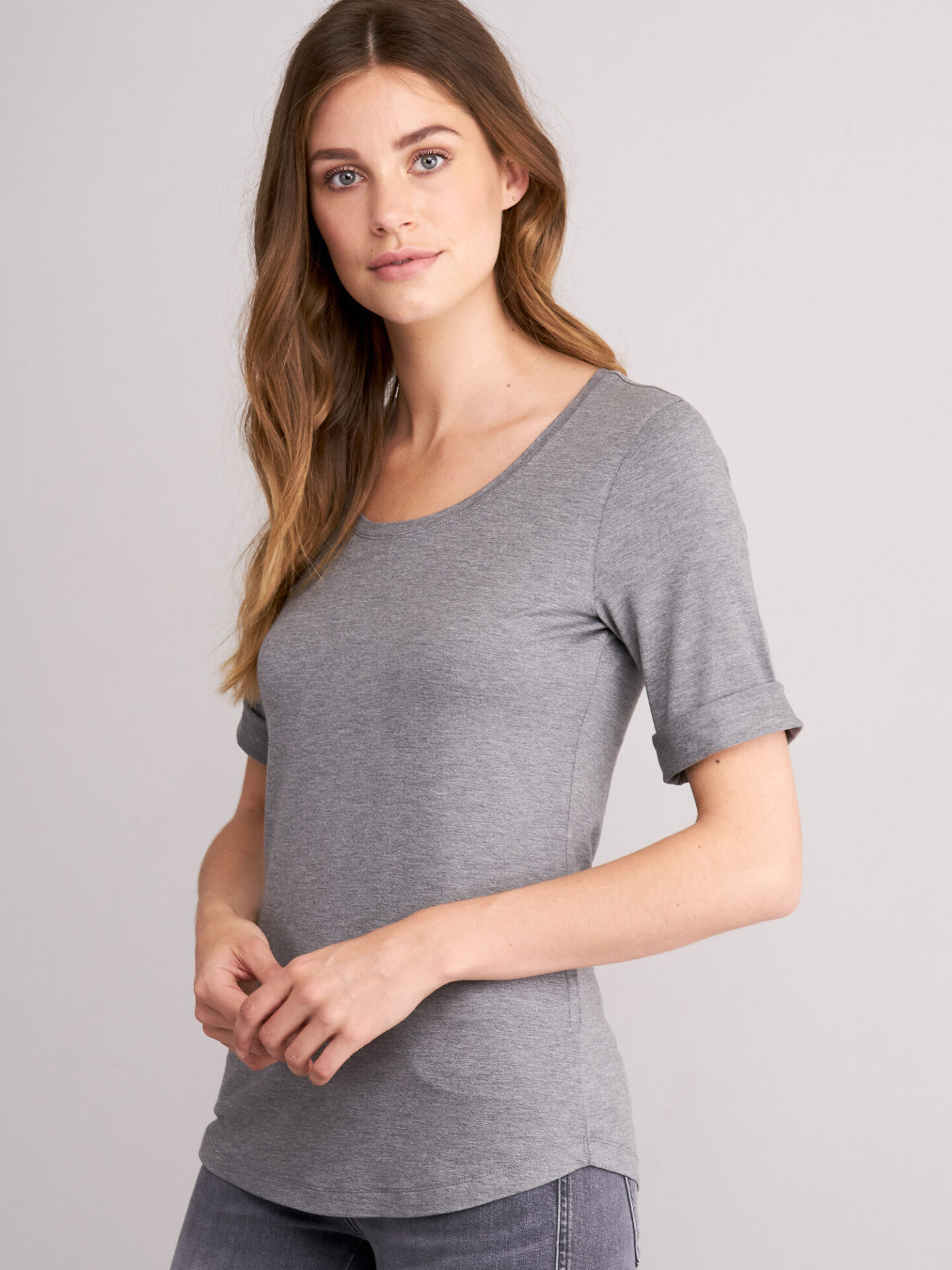 Dames T-shirt met opgerolde mouwen