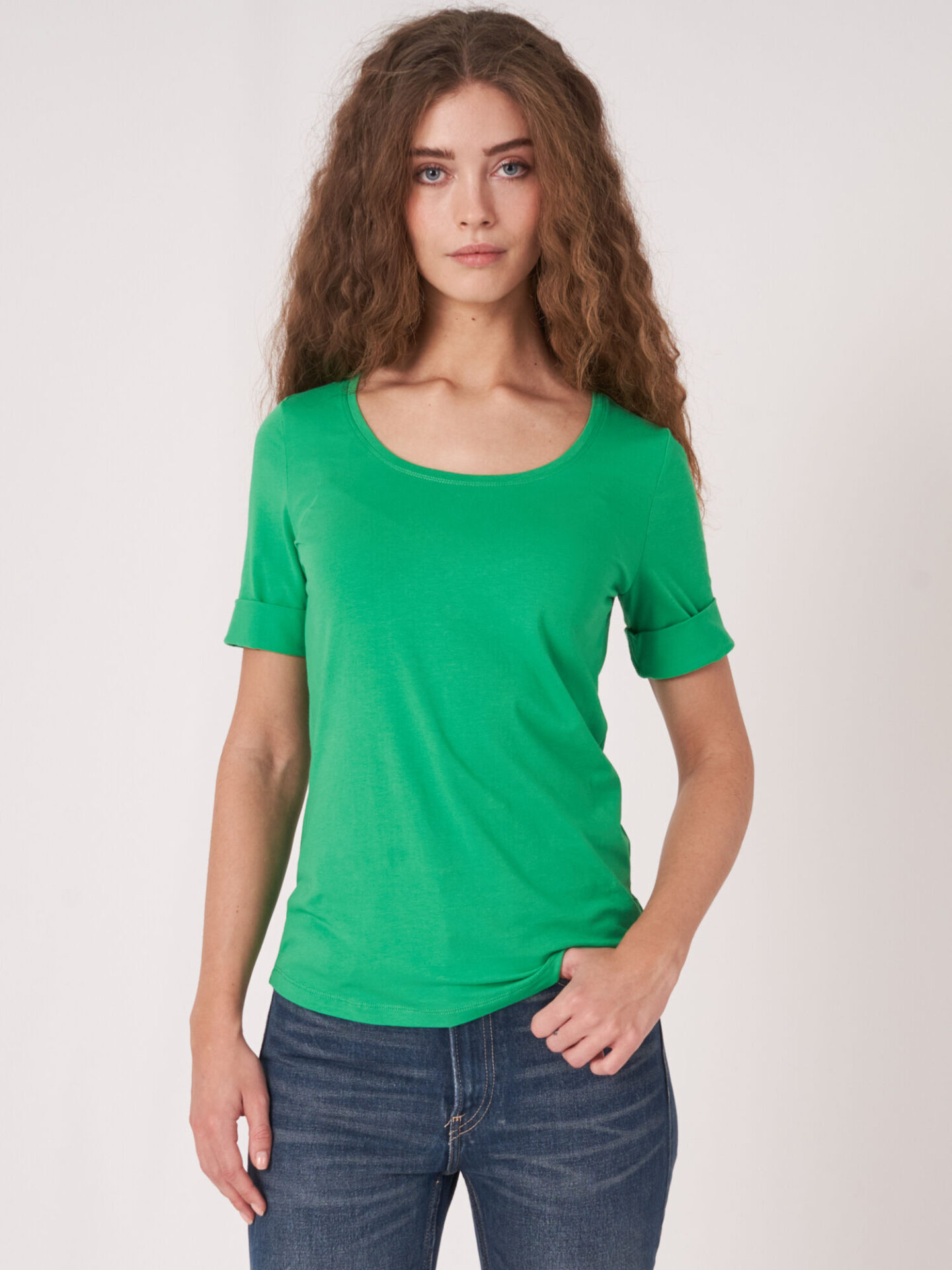 Dames T-shirt met opgerolde mouwen