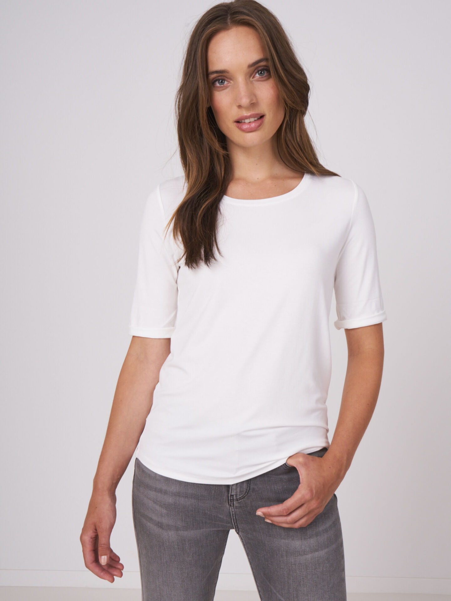 Dames T-shirt met opgerolde mouwen