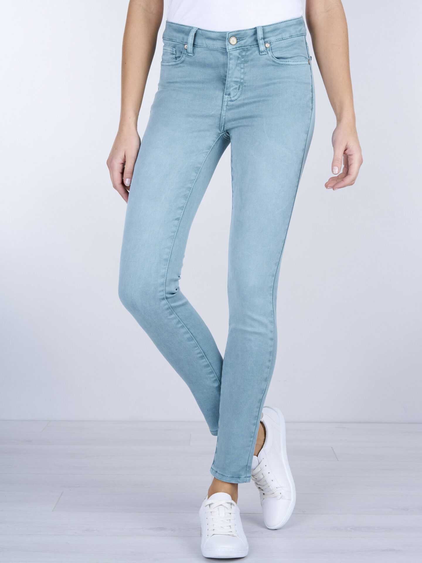 Straight-cut jeans