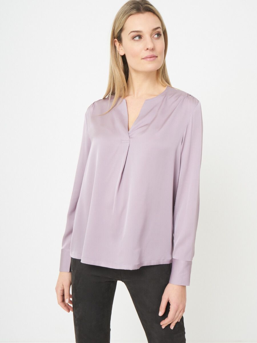 Zijden blouse met lange mouwen en ronde hals met splitje